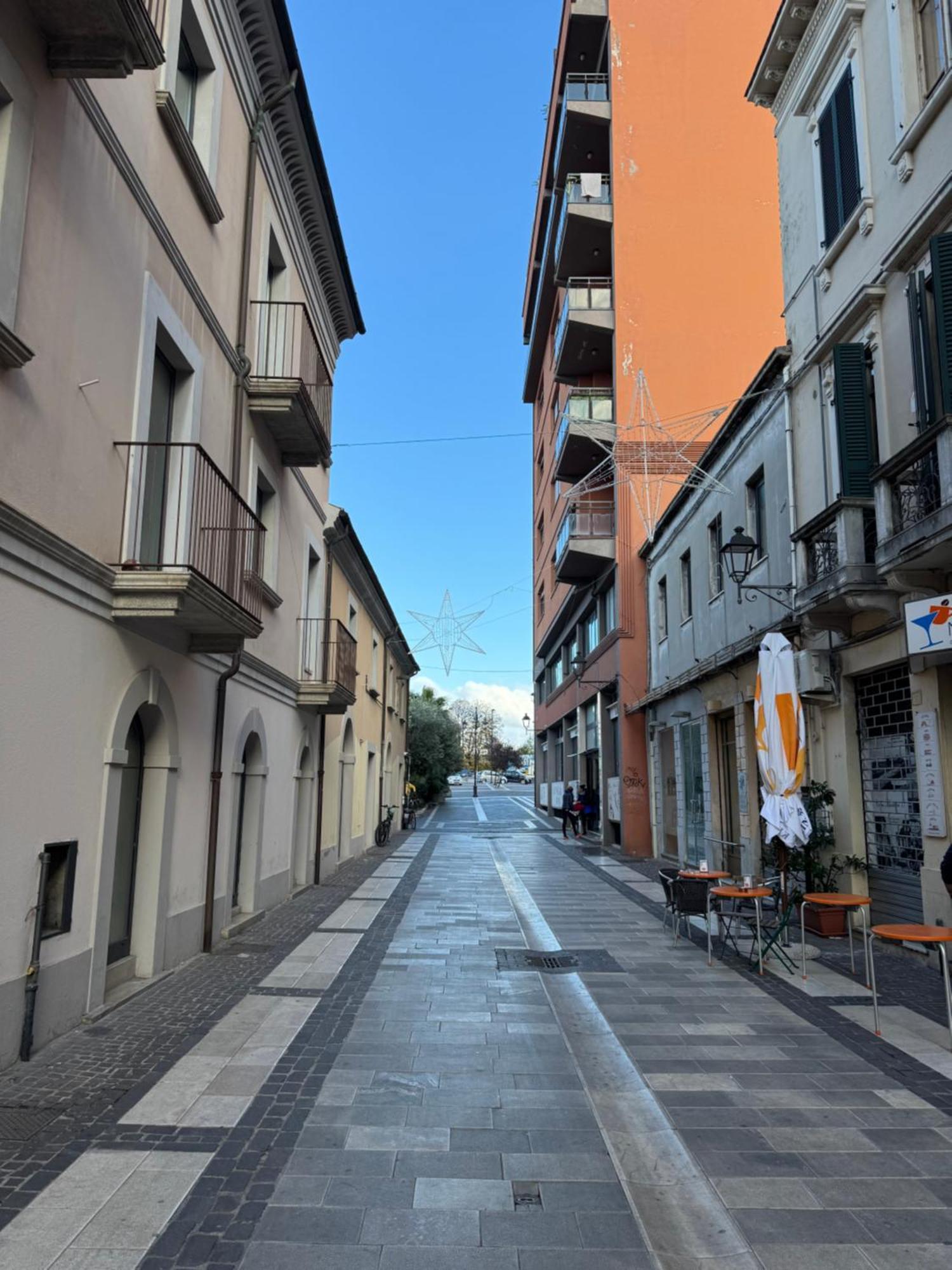 Casa Manthone - Luxrental Apartments Pescara Bagian luar foto