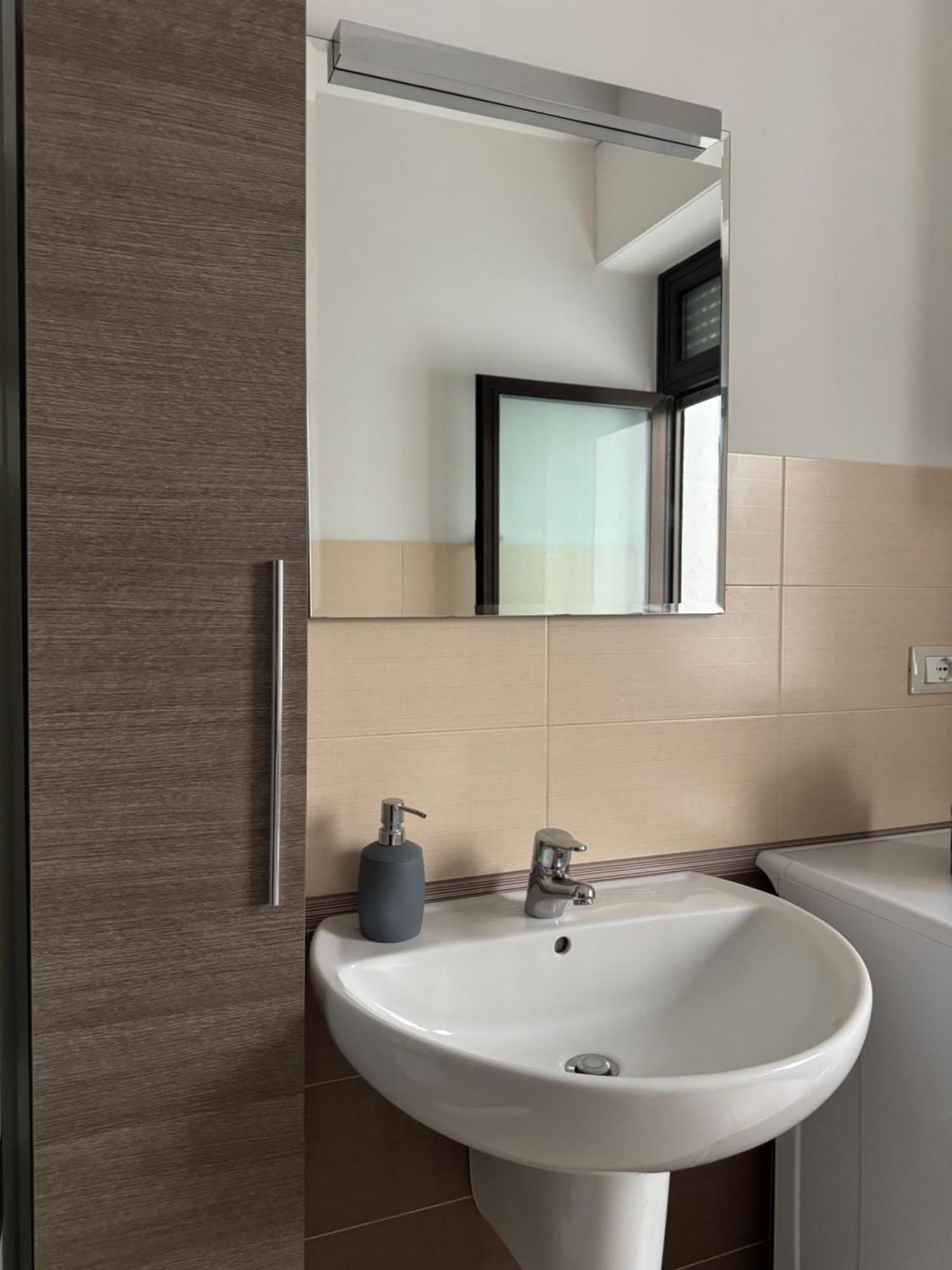Casa Manthone - Luxrental Apartments Pescara Bagian luar foto